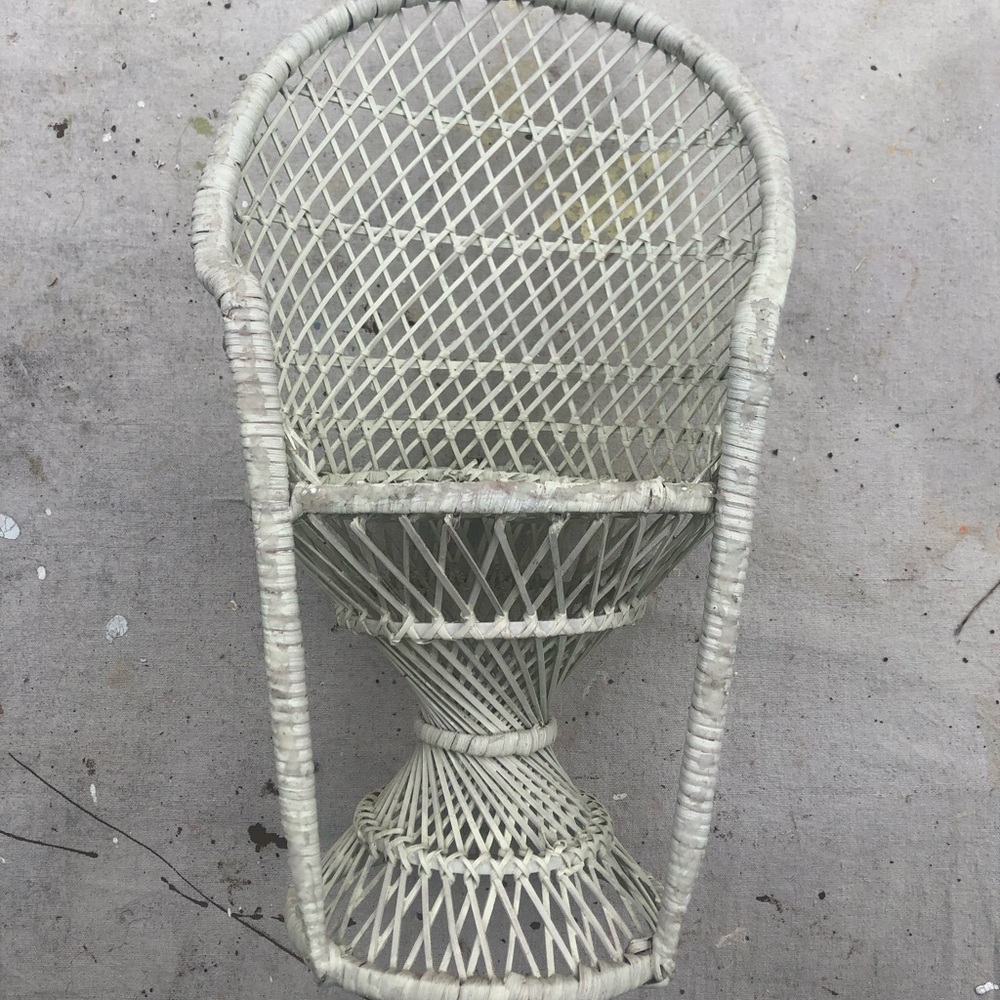 🦚VINTAGE white plant holder peacock chair 🦚